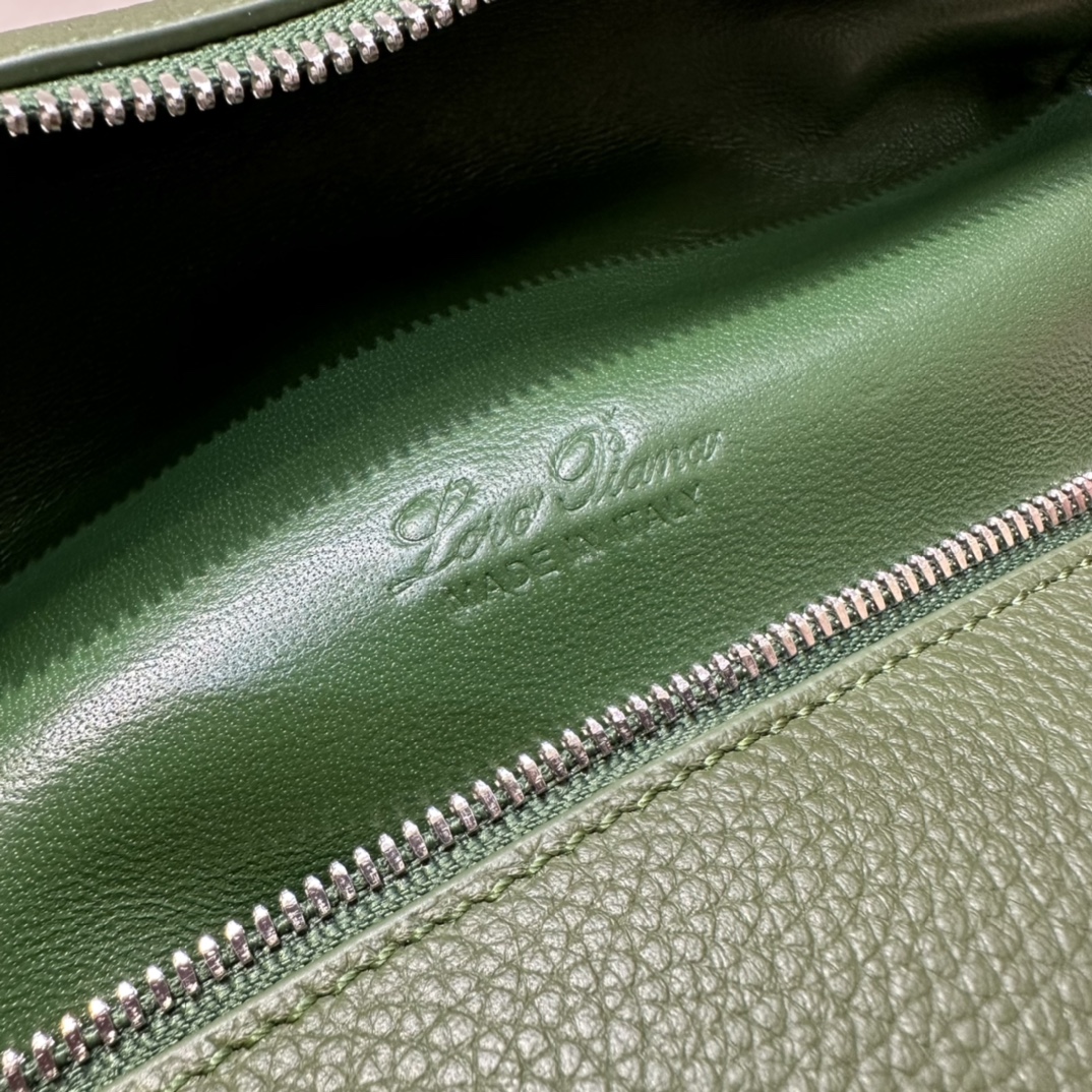 Loro Piana 𝐋𝐨𝐫𝐨 𝐩𝐢𝐚𝐧𝐚 L23.5系列双肩包