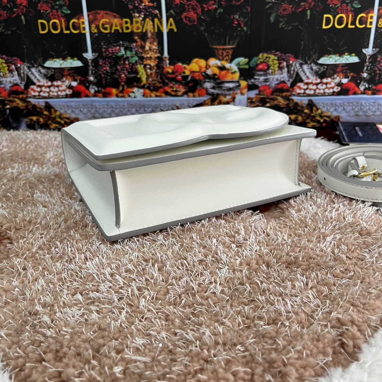 Dolce&Gabbana杜嘉班纳款号5515顶级原单细腻手工制造采用进口牛皮包身顶部纯手工油边点缀立身
