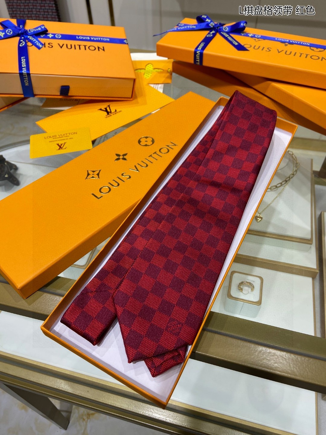 男士领带系列L棋盘格领带稀有展现精湛