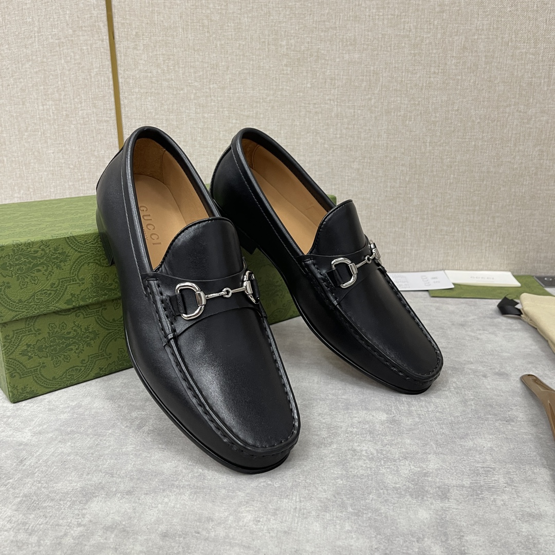 Gucci Scarpe Loafer Nero Argento Uomini Pelle di vitello bovina Cuoio genuino Fashion