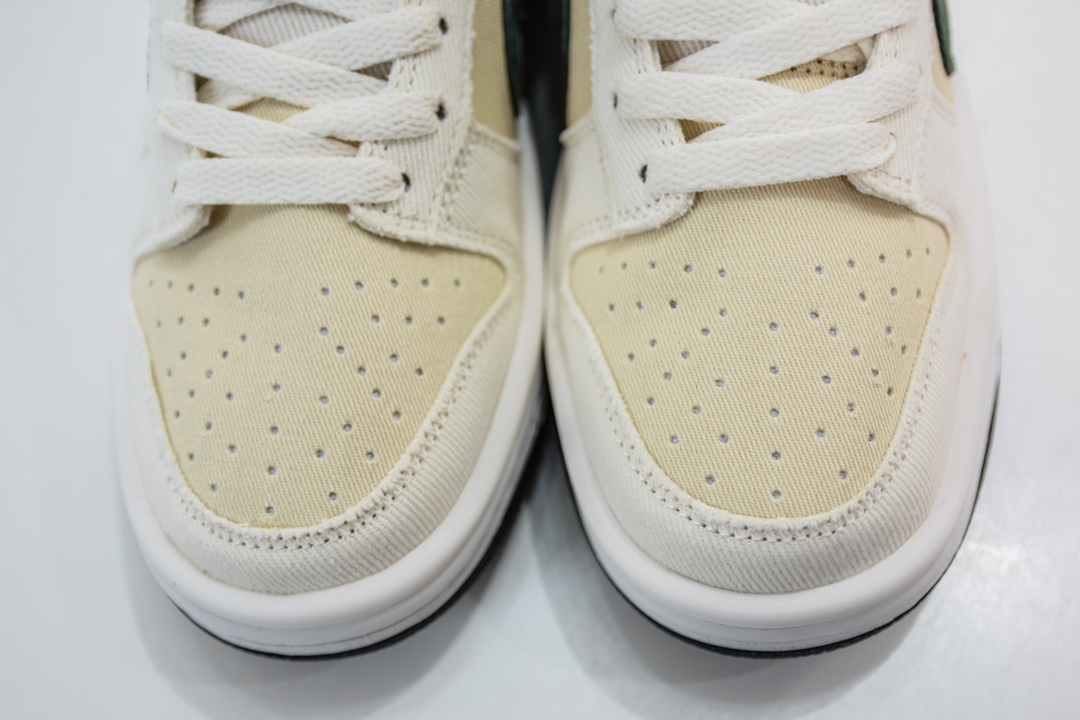 300 R NIKE DUNK SB LOW 定制配色 Dunk SB顾名思义 DZ2794-366