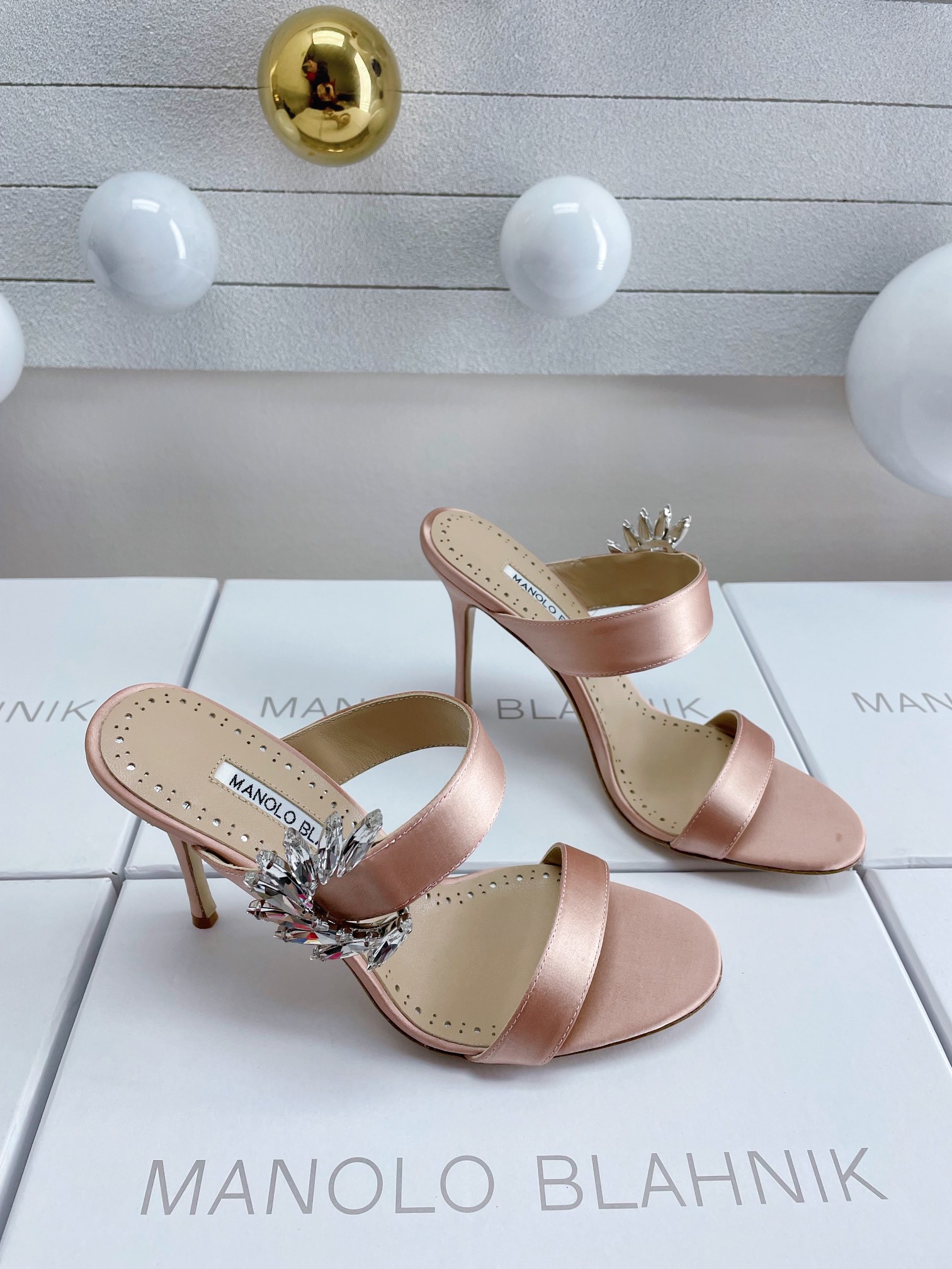 [Manolo Blahnik Women