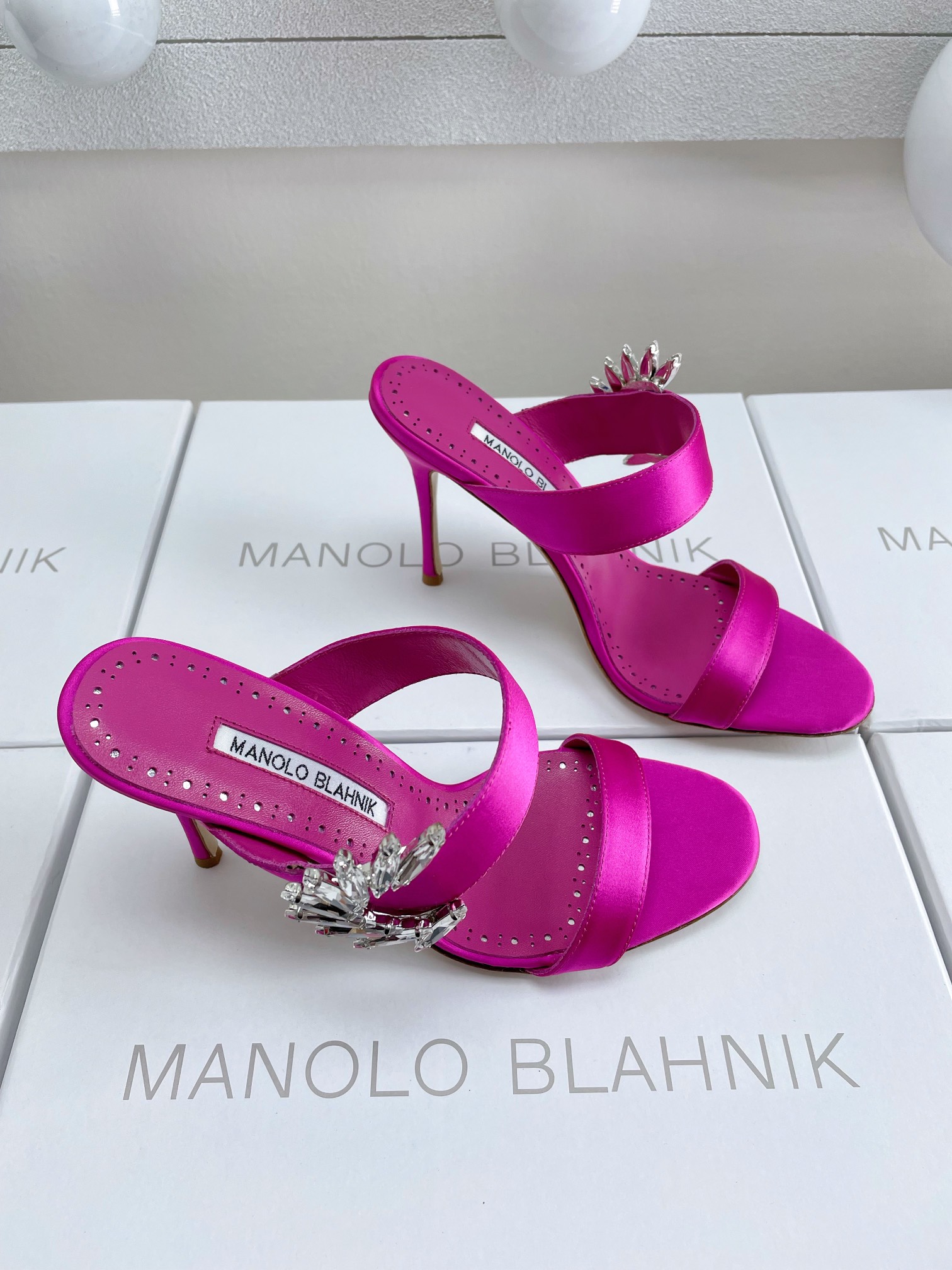 [Manolo Blahnik Women