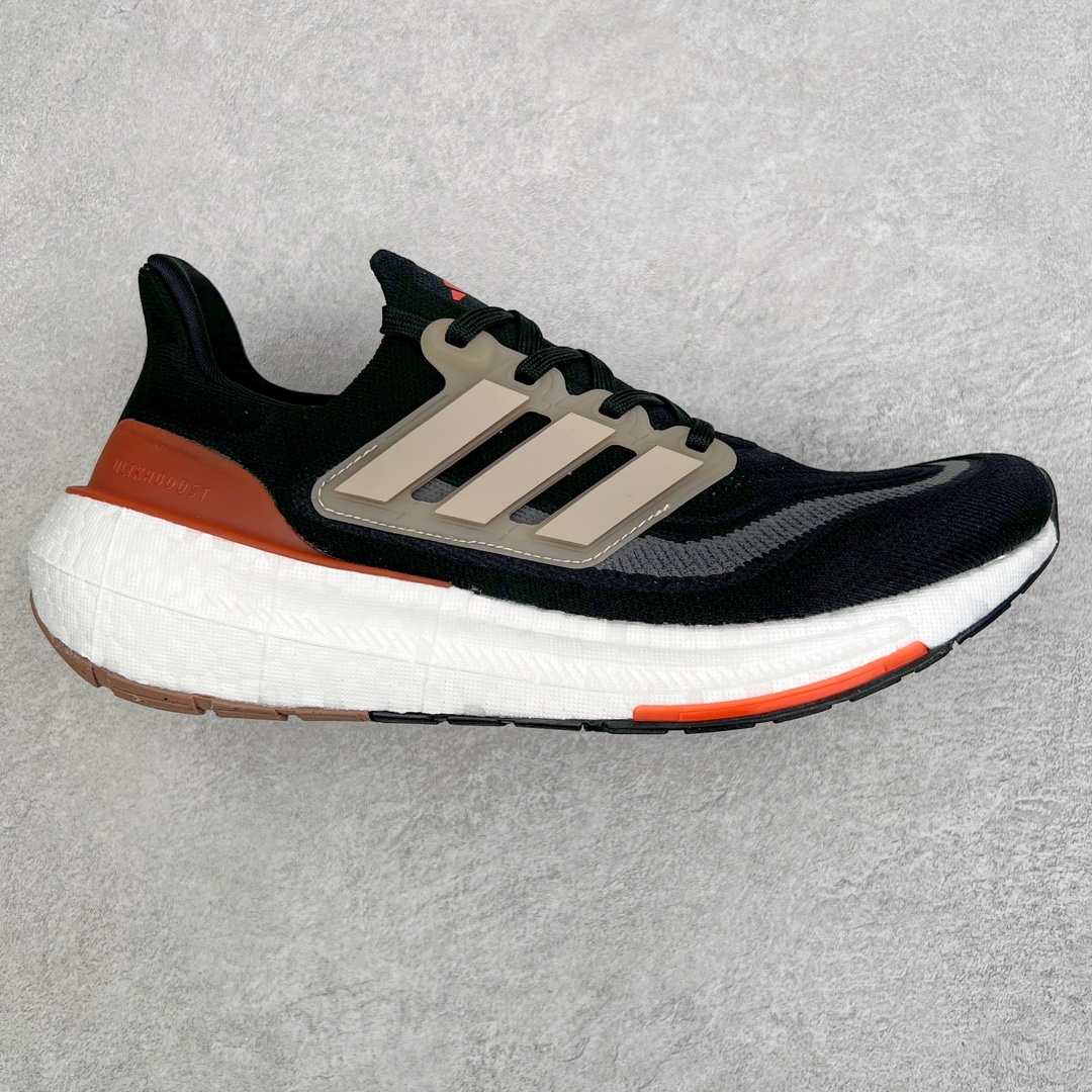 零售💰270 ＃YG纯原 AD Ultra Boost Light UB2023系列低帮袜套式针织透气缓震休闲运动慢跑鞋 HQ6334 德国进口巴斯夫大底 全套原纸板楦头开发 原厂特供飞织面配套加持 确保原汁原味 完美呈现版型 一比一还原zp踩屎脚感 原档案底模数据 正确多层组合大底 辰元原厂针织代工 细节还原度极高 独家外贸特供开发至48.5 历经10年不断创新以科技重塑跑步推出全新超轻新科技跑鞋 力求为跑步添活力 搭载LIGHT BOOST中底的新鲜演绎 无论节奏快慢、距离长短 伴你活力畅跑 延续了该系列的设计语言 采用分区编织鞋面 鞋头处网眼孔洞更大 提升透气性 一体式鞋舌 避免运动中出现偏移 实现鞋脚一体性 鞋侧 TPU 材质 有效提供支撑性 镂空的设计 同时减轻整体重量 最明显的则是中底部分 不仅是厚度夸张 大家最熟悉的 Boost 材质终于迎来升级 减重 30% 带来更轻量化的上脚感受 SIZE：39 40 40.5 41 42 42.5 43 44 44.5 45 46 47 48 编码：by2936070-运动鞋