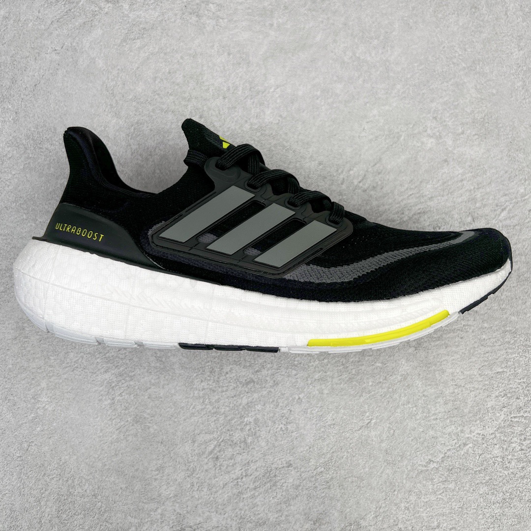 图片[4]-零售💰270 ＃YG纯原 AD Ultra Boost Light UB2023系列低帮袜套式针织透气缓震休闲运动慢跑鞋 历经德国进口巴斯夫大底 全套原纸板楦头开发 原厂特供飞织面配套加持 确保原汁原味 完美呈现版型 一比一还原zp踩屎脚感 原档案底模数据 正确多层组合大底 辰元原厂针织代工 细节还原度极高 独家外贸特供开发至48.5 历经10年不断创新以科技重塑跑步推出全新超轻新科技跑鞋 力求为跑步添活力 搭载LIGHT BOOST中底的新鲜演绎 无论节奏快慢、距离长短 伴你活力畅跑 延续了该系列的设计语言 采用分区编织鞋面 鞋头处网眼孔洞更大 提升透气性 一体式鞋舌 避免运动中出现偏移 实现鞋脚一体性 鞋侧 TPU 材质 有效提供支撑性 镂空的设计 同时减轻整体重量 最明显的则是中底部分 不仅是厚度夸张 大家最熟悉的 Boost 材质终于迎来升级 减重 30% 带来更轻量化的上脚感受 编码：by2936070-运动鞋