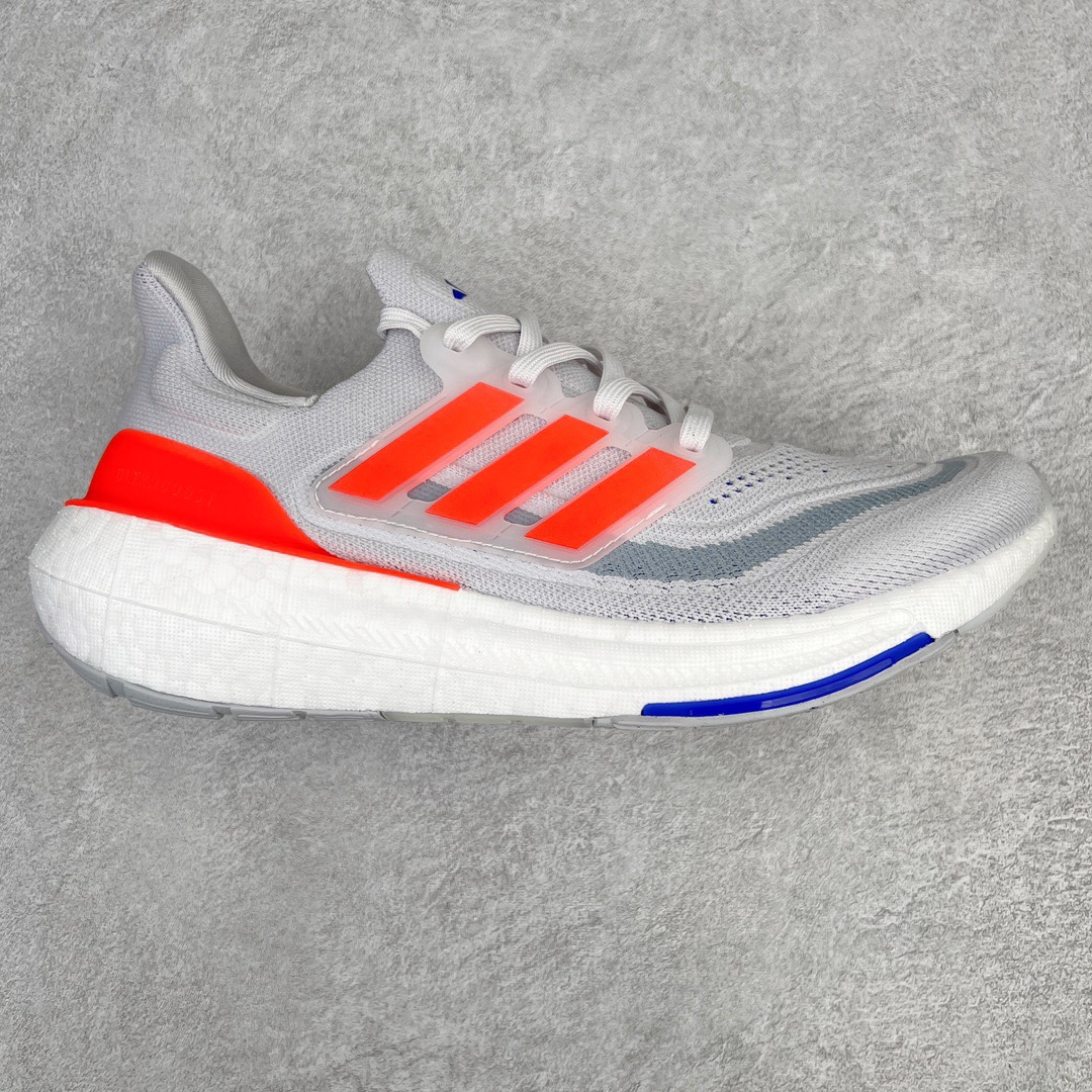 图片[8]-零售💰270 ＃YG纯原 AD Ultra Boost Light UB2023系列低帮袜套式针织透气缓震休闲运动慢跑鞋 历经德国进口巴斯夫大底 全套原纸板楦头开发 原厂特供飞织面配套加持 确保原汁原味 完美呈现版型 一比一还原zp踩屎脚感 原档案底模数据 正确多层组合大底 辰元原厂针织代工 细节还原度极高 独家外贸特供开发至48.5 历经10年不断创新以科技重塑跑步推出全新超轻新科技跑鞋 力求为跑步添活力 搭载LIGHT BOOST中底的新鲜演绎 无论节奏快慢、距离长短 伴你活力畅跑 延续了该系列的设计语言 采用分区编织鞋面 鞋头处网眼孔洞更大 提升透气性 一体式鞋舌 避免运动中出现偏移 实现鞋脚一体性 鞋侧 TPU 材质 有效提供支撑性 镂空的设计 同时减轻整体重量 最明显的则是中底部分 不仅是厚度夸张 大家最熟悉的 Boost 材质终于迎来升级 减重 30% 带来更轻量化的上脚感受 编码：by2936070-运动鞋