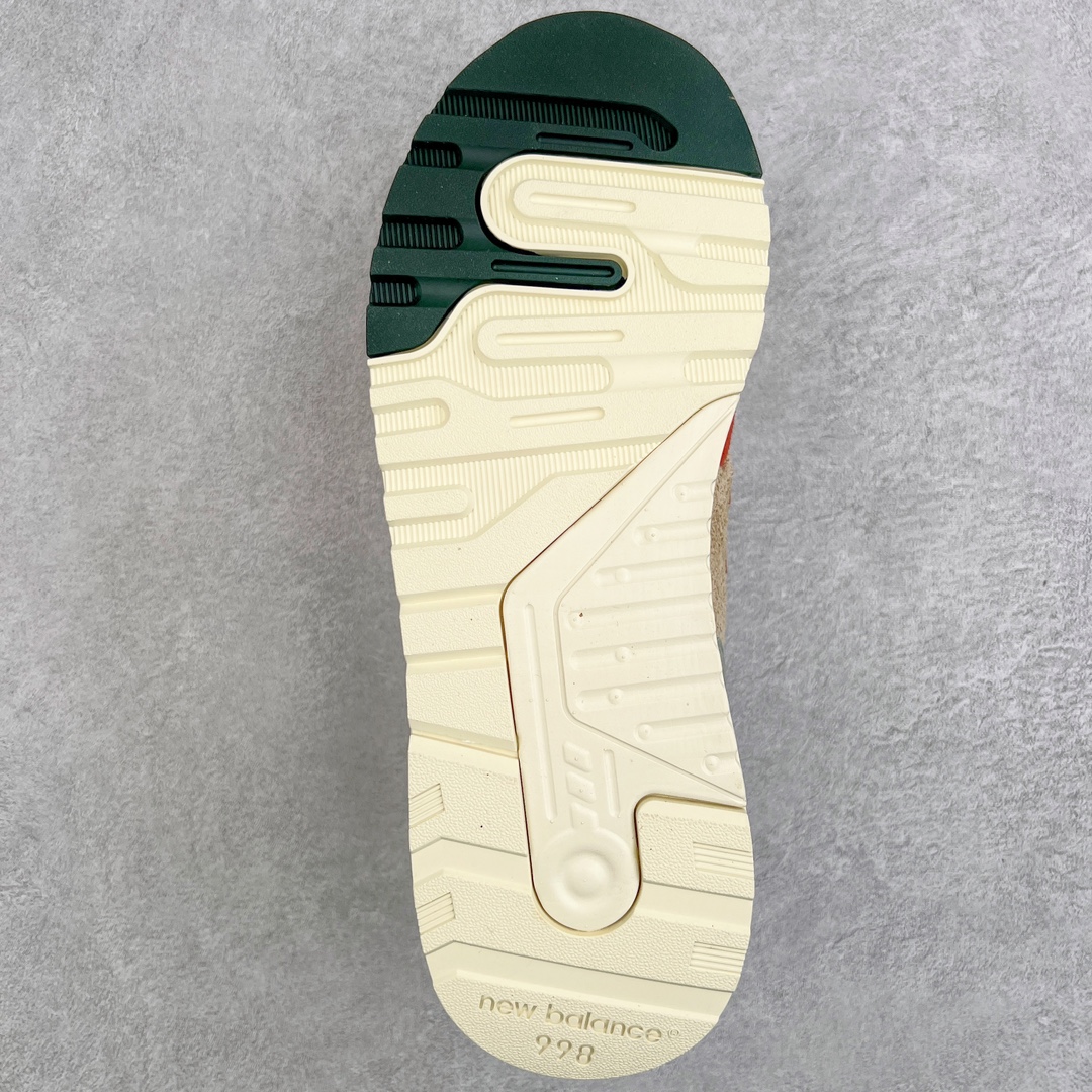 图片[9]-＃K版纯原 KITH x New Balance NB998 \\\”BroadacreCity\\\” 复古低帮跑步鞋 U998KH1 白红绿 Kith发布了与New Balance 998 的最新联名 Ronnie Fieg作为Kith 的主理人 此次与Frank Lloyd Wright合作以New Balance 998系列 为蓝本 发布了Broadacre City概念的鞋型以庆祝该鞋款诞生35周年 该鞋款采用经典的网眼鞋面 搭配猪皮绒面革和 毛茸茸的绒面革覆盖面板 讨托了整个联名设计 多变的主题 此外 AbzOrb缓震科技也保证了脚感 该鞋的独特颜色一乳白色 泥土色 砖红色 暖杏色和橄榄绿-突出了建筑师弗兰克劳埃德赖特的未来城市概念Bradacre City的建筑草图和模型 作为特殊鞋盒 此次联名的鞋盒和讨纸也展示了 建筑师弗兰克劳埃德赖特的未来城市概念 整个联名诚意感满满 细节丰富 尺码：36 37 37.5 38 38.5 39.5 40 40.5 41.5 42 42.5 43 44 44.5 45-选品中心
