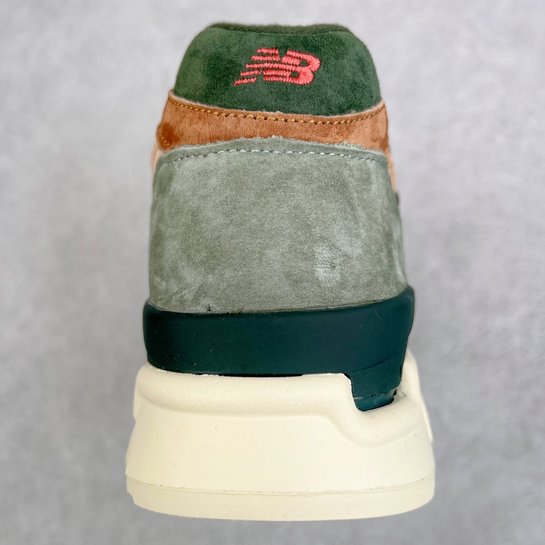 图片[8]-＃K版纯原 KITH x New Balance NB998 \\\”BroadacreCity\\\” 复古低帮跑步鞋 U998KH1 白红绿 Kith发布了与New Balance 998 的最新联名 Ronnie Fieg作为Kith 的主理人 此次与Frank Lloyd Wright合作以New Balance 998系列 为蓝本 发布了Broadacre City概念的鞋型以庆祝该鞋款诞生35周年 该鞋款采用经典的网眼鞋面 搭配猪皮绒面革和 毛茸茸的绒面革覆盖面板 讨托了整个联名设计 多变的主题 此外 AbzOrb缓震科技也保证了脚感 该鞋的独特颜色一乳白色 泥土色 砖红色 暖杏色和橄榄绿-突出了建筑师弗兰克劳埃德赖特的未来城市概念Bradacre City的建筑草图和模型 作为特殊鞋盒 此次联名的鞋盒和讨纸也展示了 建筑师弗兰克劳埃德赖特的未来城市概念 整个联名诚意感满满 细节丰富 尺码：36 37 37.5 38 38.5 39.5 40 40.5 41.5 42 42.5 43 44 44.5 45-选品中心