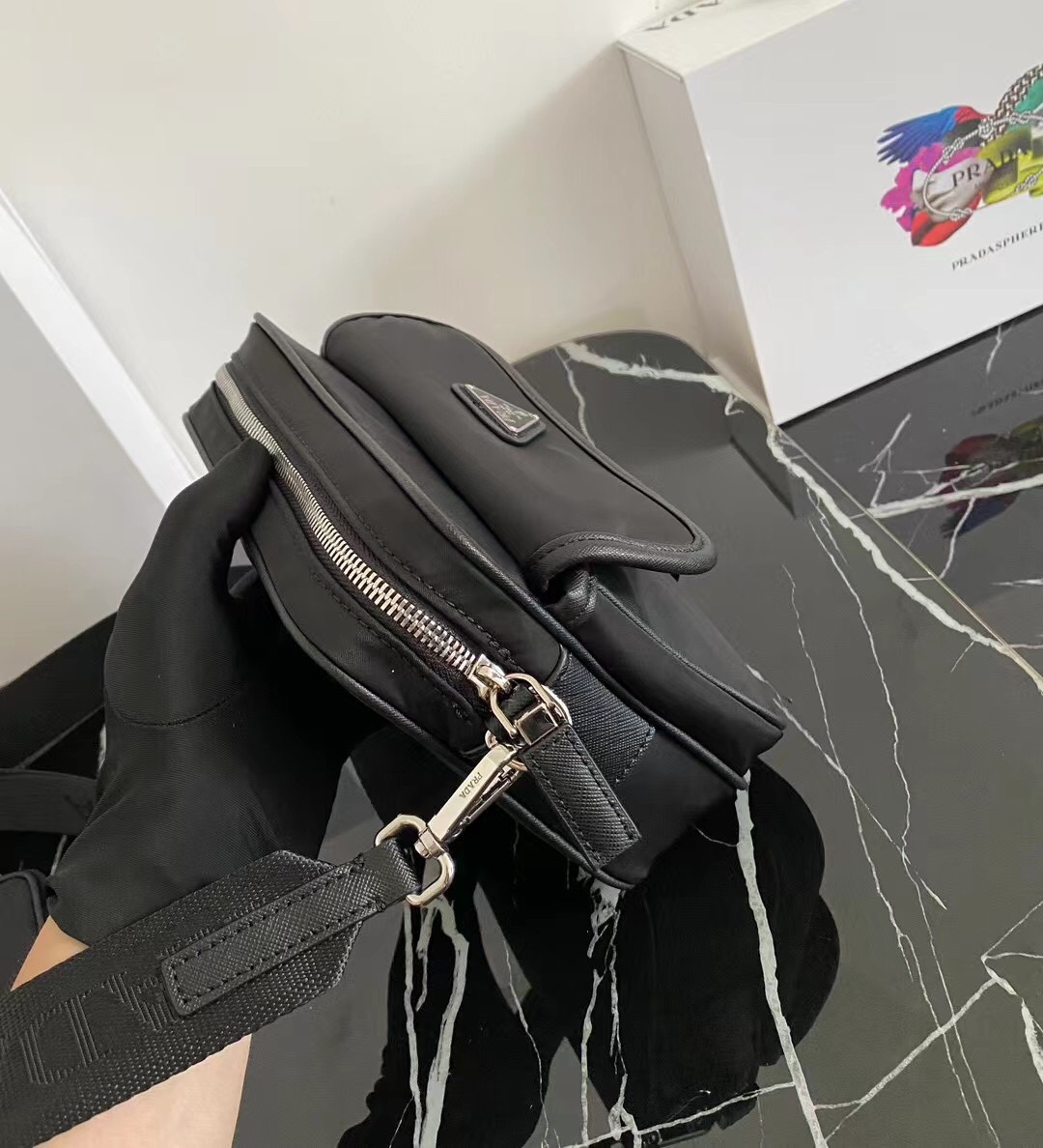 新作のスタイリッシュな郵便配達バッグ