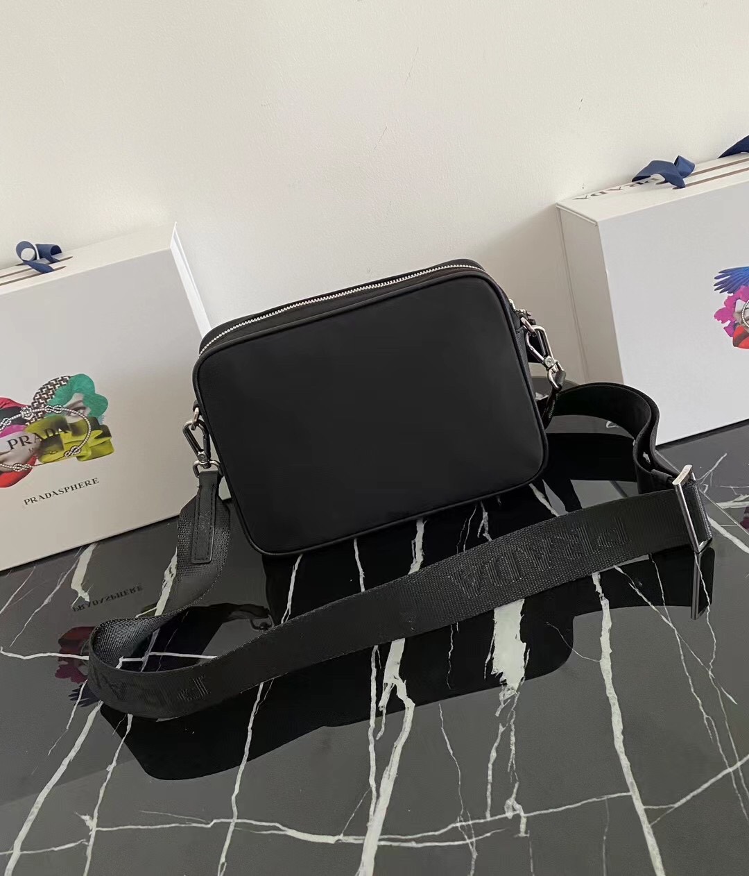 新作のスタイリッシュな郵便配達バッグ