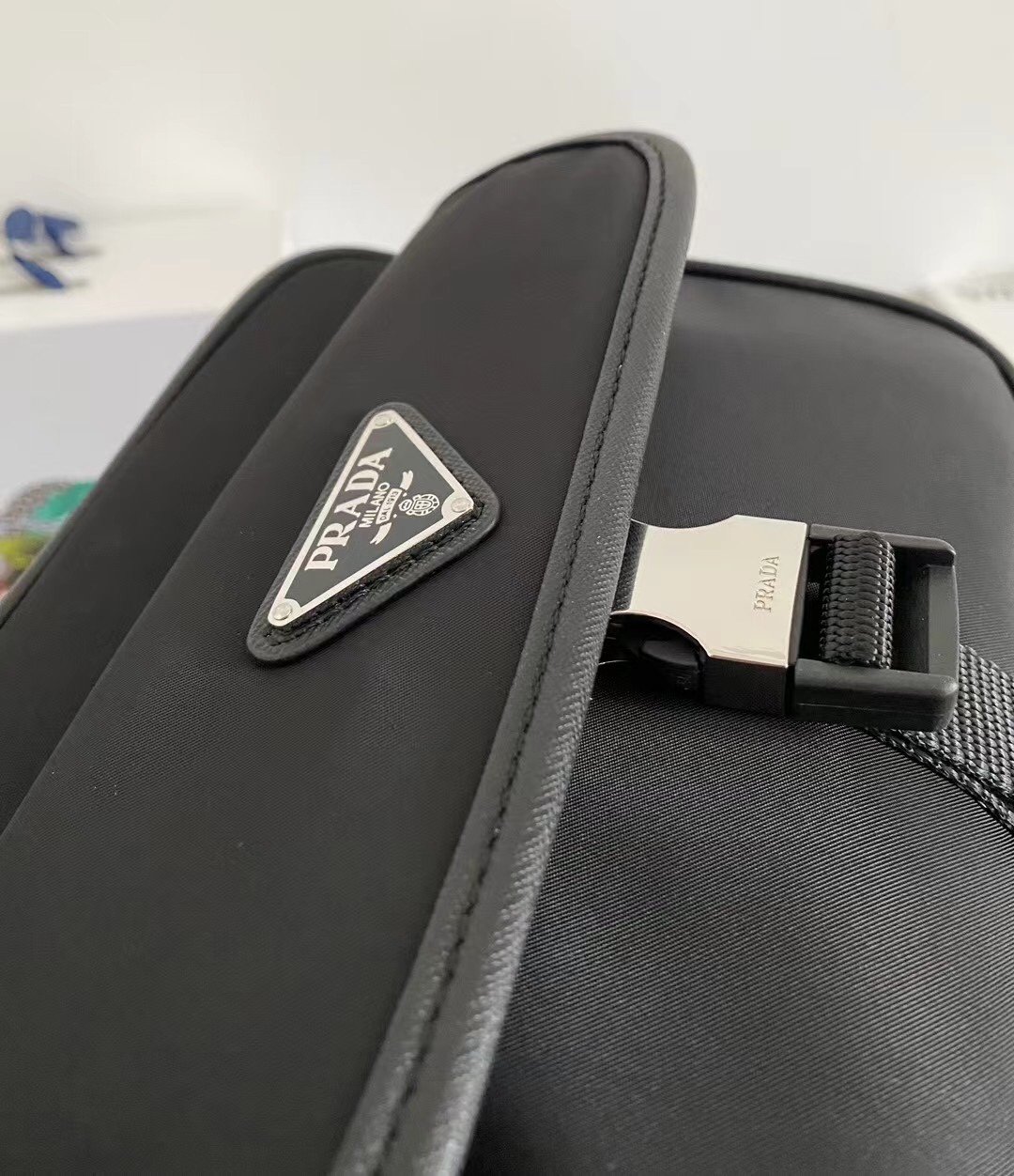 新作のスタイリッシュな郵便配達バッグ