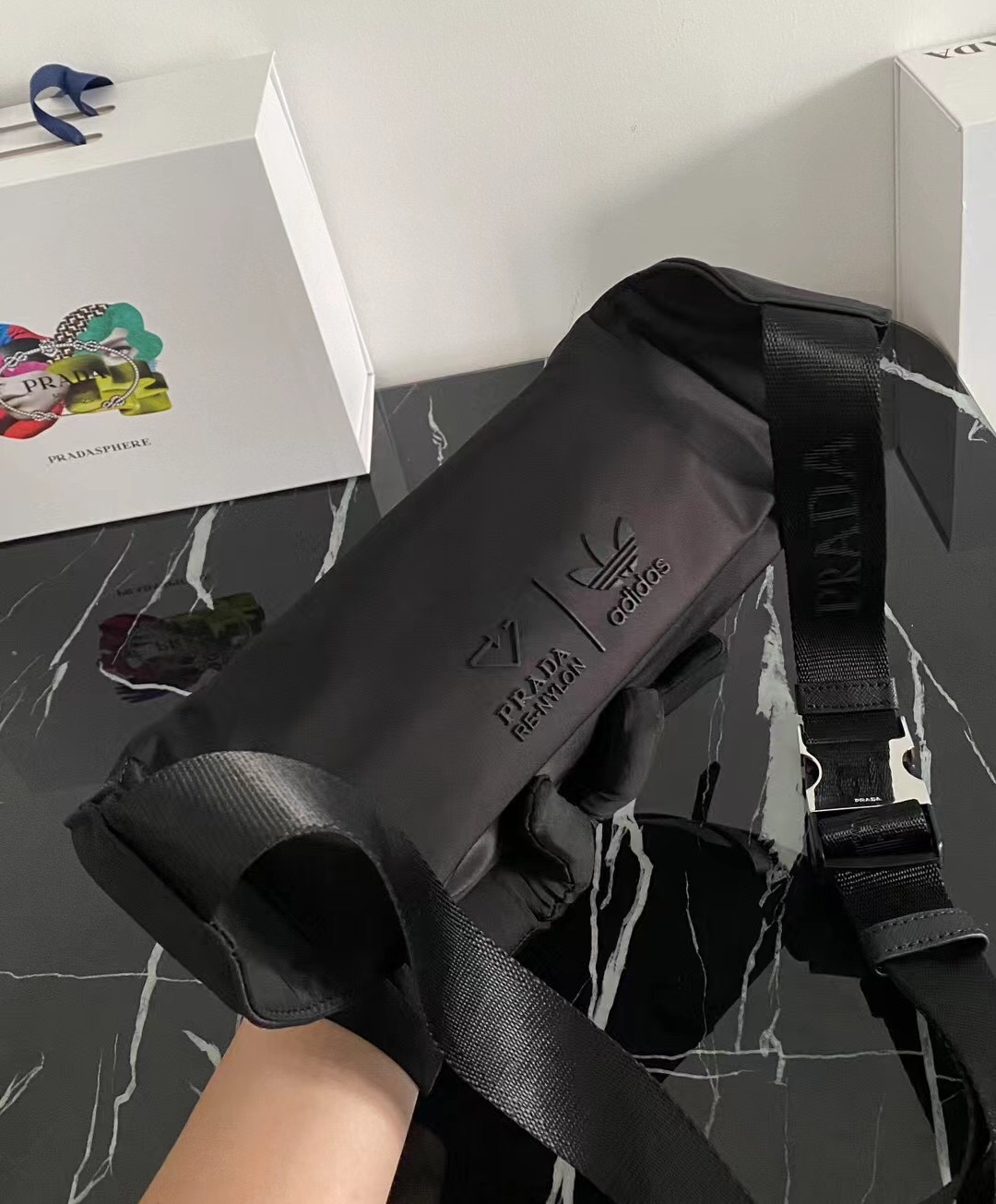 ad pd コラボデザイン ウエストバッグ Re-Nylon Saffiano