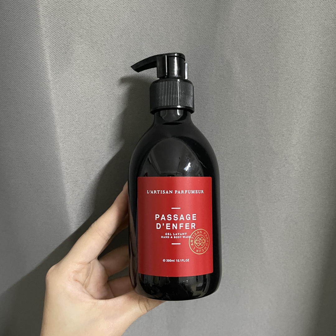 L'Artisan Parfumeur Passage d'Enfer Shower Gel, 300ml - Floral & Woody Aroma 4 i1686632612 4665 3