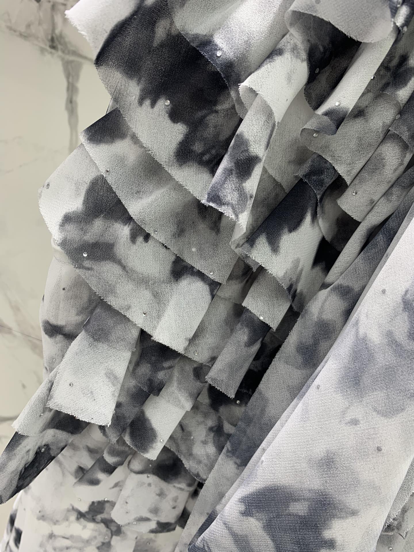 Balmai Balzai Dyes Palace Flowers with Shorts: First-Rate Female Suit. - 图片 4