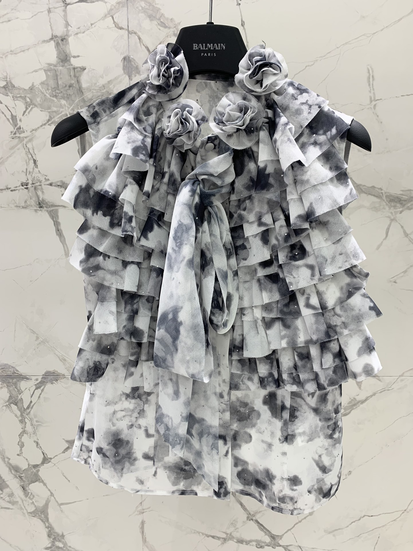 Balmai Balzai Dyes Palace Flowers with Shorts: First-Rate Female Suit. - 图片 2