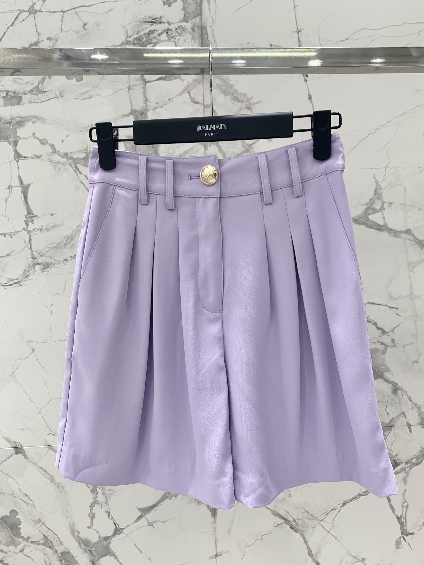 NO:825824,* Balmain gauze shorts paired with wide-leg mid-trousers, high-end femininity style, palace-style heavy industry, exquisite layers of heavy industry, full body hot diamond process, adding advanced color, size SML shorts, Balmain-clothing, balmain, shorts,19860909* 巴尔家驺纱短裤 搭配阔腿中裤 高级女人气质款 宫廷风重工层层重工精致 满身烫钻工艺 增添高级色彩 码数SML 短裤,巴尔曼-服装,balmain,shorts,,Women's clothing