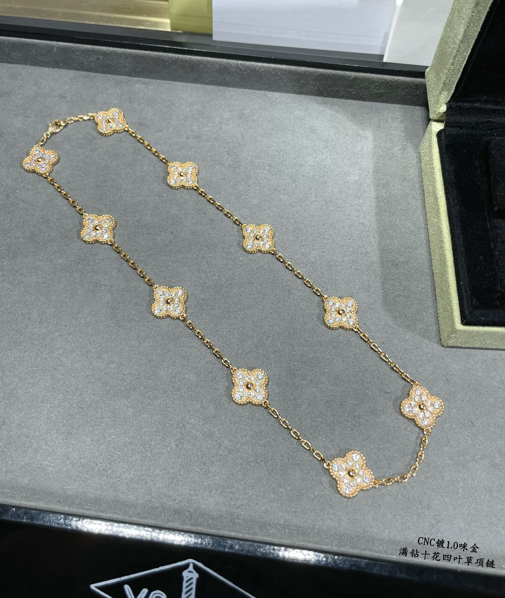 👑VCA高级满钻十花四叶草项链。Cleef&ArPels 🍀🍀🍀四叶草 此系列设计灵动，线条流畅，易于佩