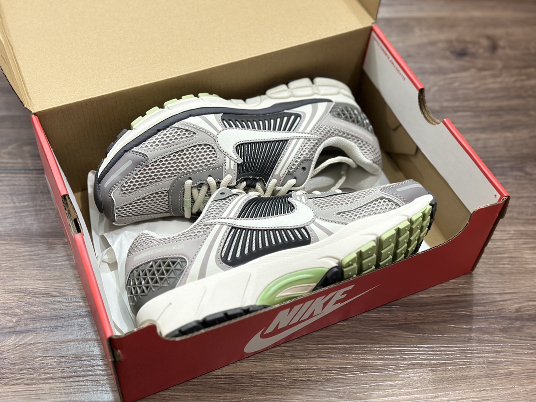 220 Nike Zoom Vomero 5 网面透气休闲鞋 FB8825-001