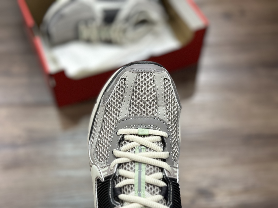 220 Nike Zoom Vomero 5 网面透气休闲鞋 FB8825-001