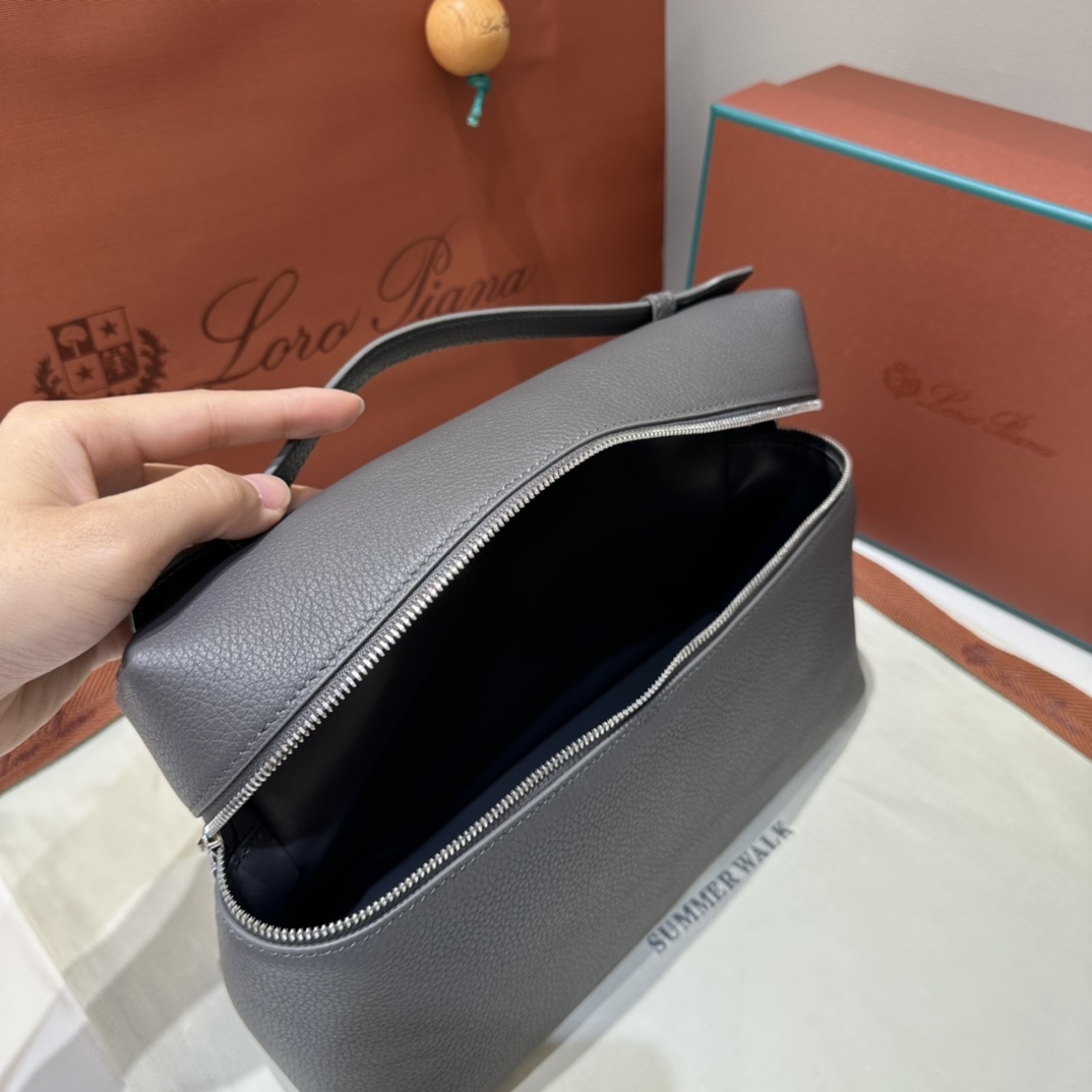 L27深灰色ExtrapocketL27系列手提/斜挎包不被定义的生活才最自在就像loropiana的材