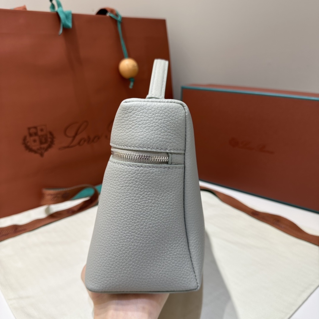 L27豆灰绿ExtrapocketL27系列手提/斜挎包不被定义的生活才最自在就像loropiana的材