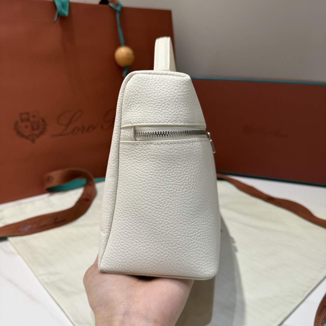 L27牛奶白ExtrapocketL27系列手提/斜挎包不被定义的生活才最自在就像loropiana的材