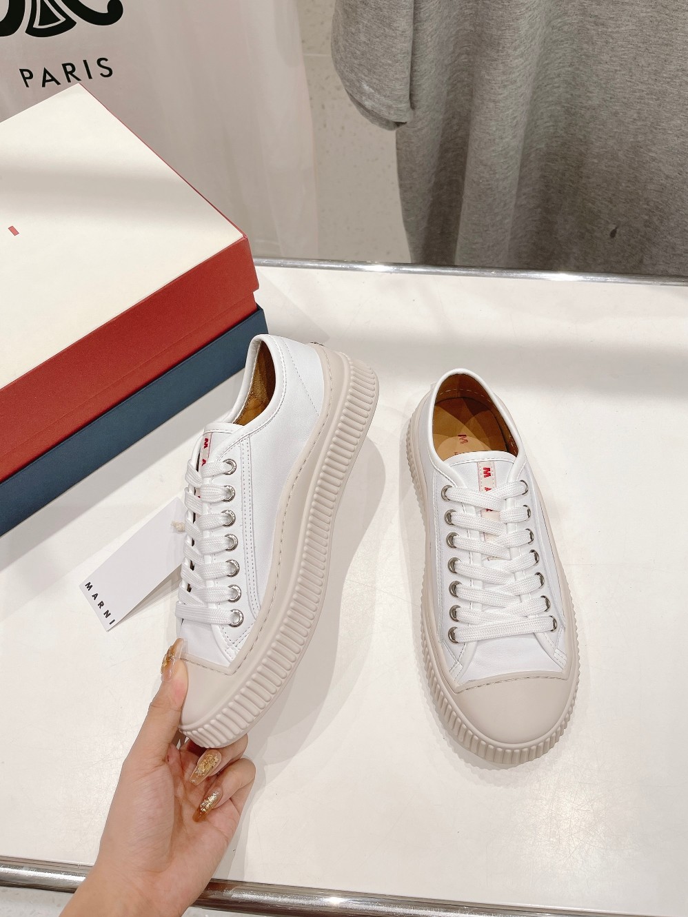 高品质出厂 MARNI玛尼DADA BUMPER系列 新款休闲运动鞋 贝壳头饼干鞋小白鞋在鞋子的前后都搭