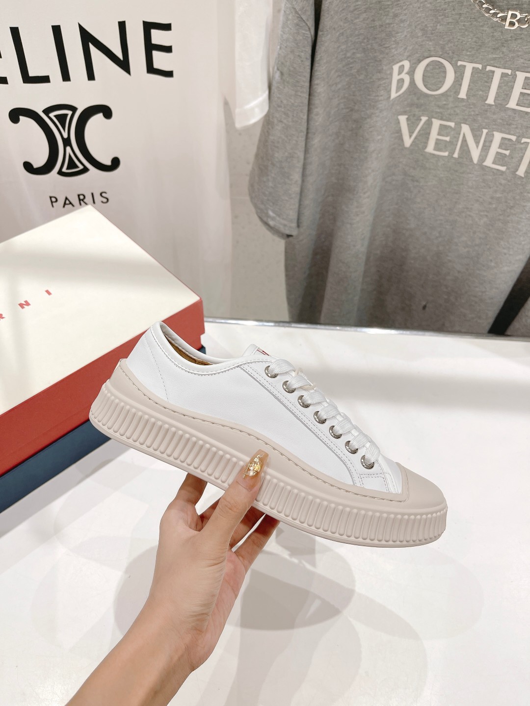 高品质出厂 MARNI玛尼DADA BUMPER系列 新款休闲运动鞋 贝壳头饼干鞋小白鞋在鞋子的前后都搭