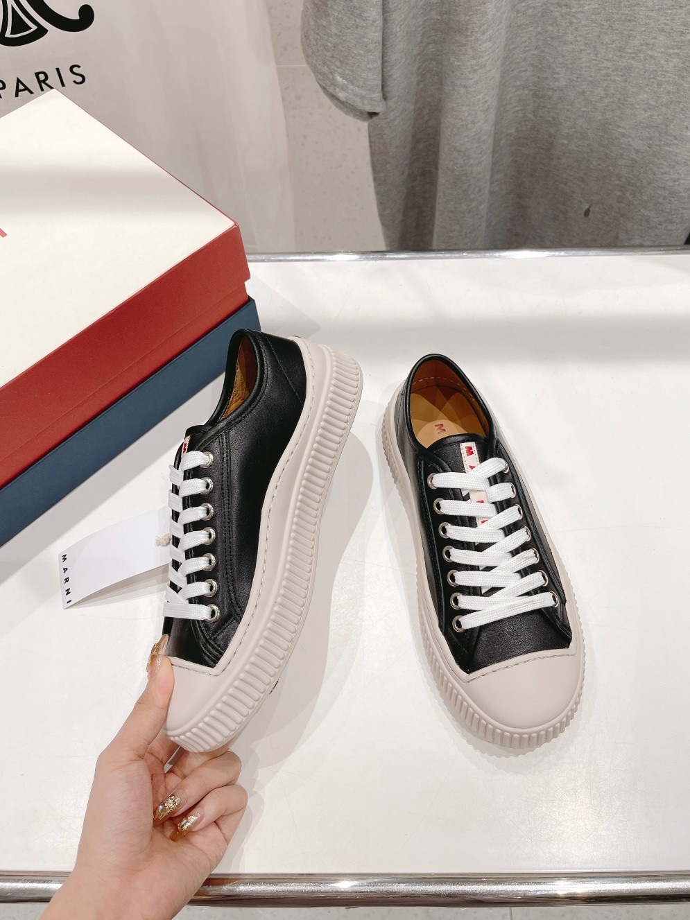 高品质出厂 MARNI玛尼DADA BUMPER系列 新款休闲运动鞋 贝壳头饼干鞋小白鞋在鞋子的前后都搭