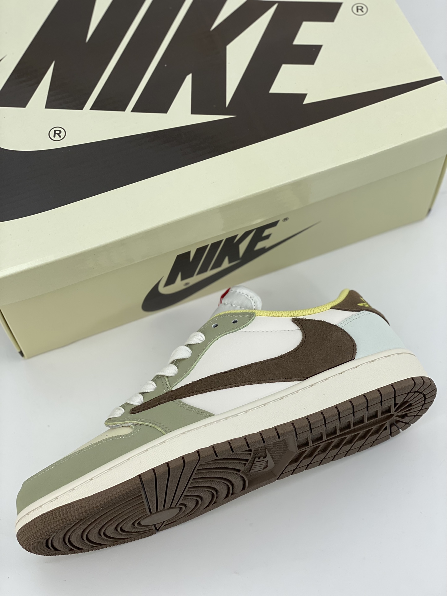 220 Fragment x TS x Air Jordan 1 Low 白绿倒钩低帮 DM7866-603-莆田鞋,莆田鞋货源,高仿鞋,高仿鞋货源,安福档口,莆田高仿鞋,莆田鞋批发,高仿鞋批发,莆田高仿运动鞋,高仿运动鞋,莆田运动鞋 220 Fragment x TS x Air Jordan 1 Low 白绿倒钩低帮 DM7866-603