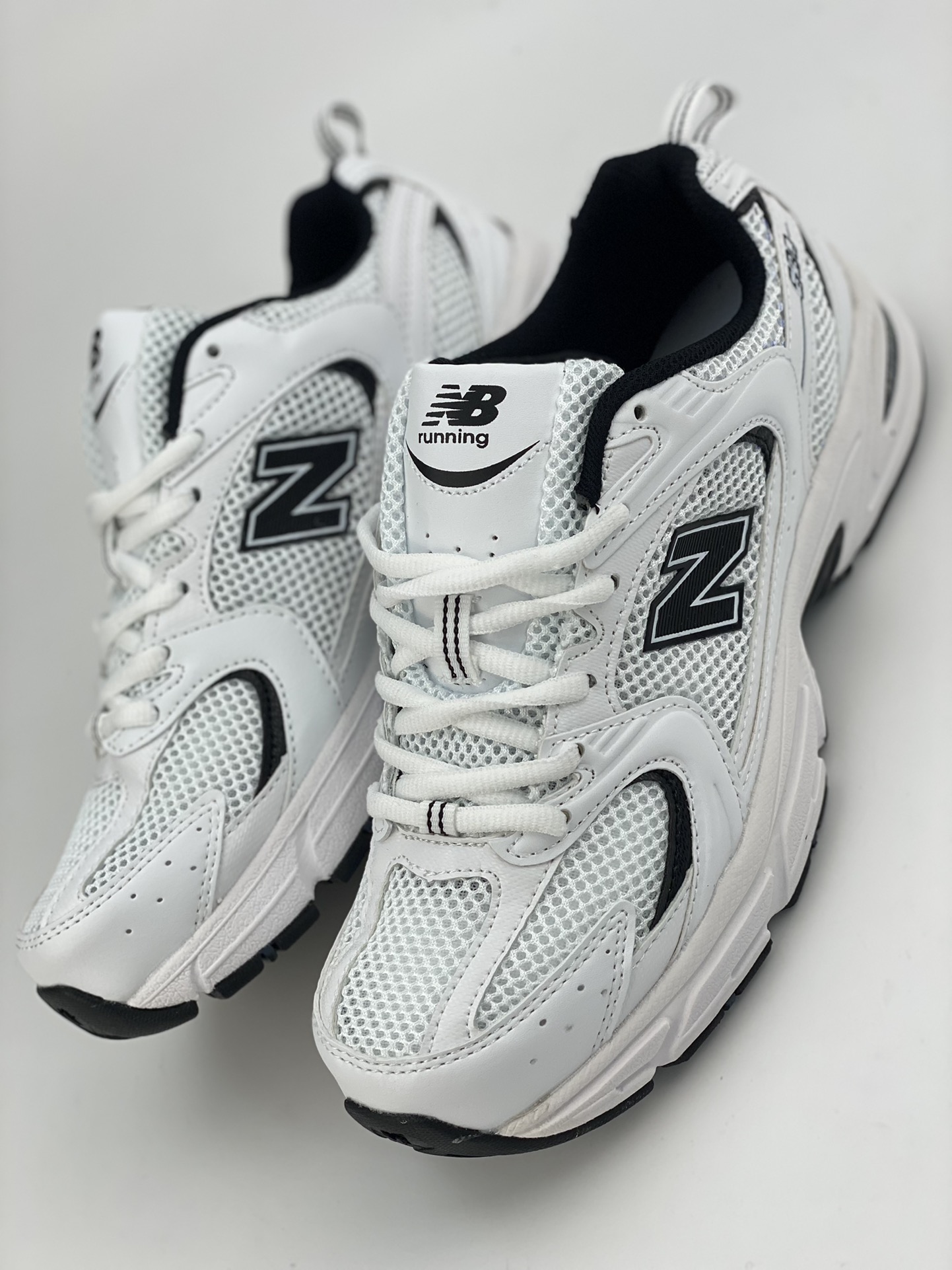 160 新百伦New Balance MR530系列 复古老爹风网布跑步休闲运动鞋 MR530EWB