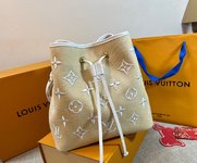 Louis Vuitton Bucket Bags White Embroidery Cotton Raffia Summer Collection Beach M23080