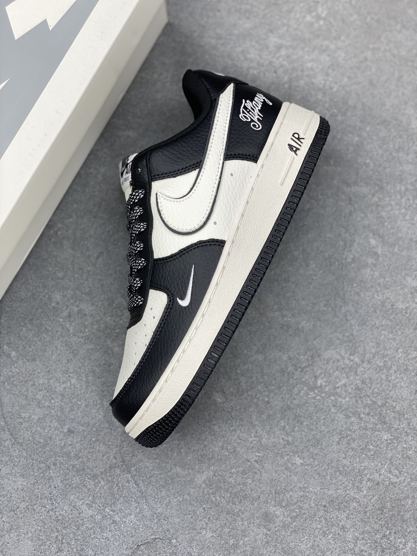 Nike Air Force 1 '07 Low Tiffany & Co. Black/White Panda Sneakers 8 i1686685642 1325 6