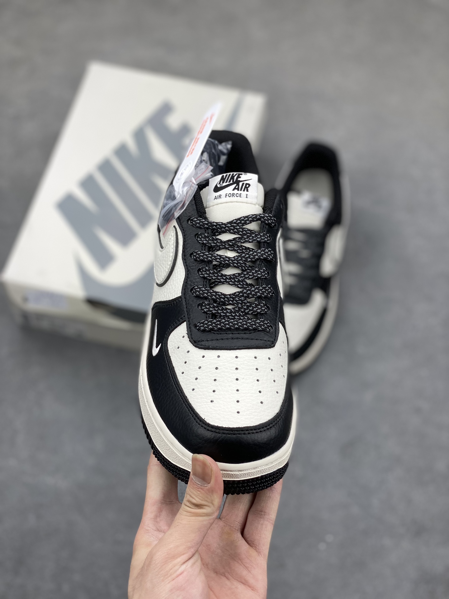Nike Air Force 1 '07 Low Tiffany & Co. Black/White Panda Sneakers 3 i1686685642 7098 1