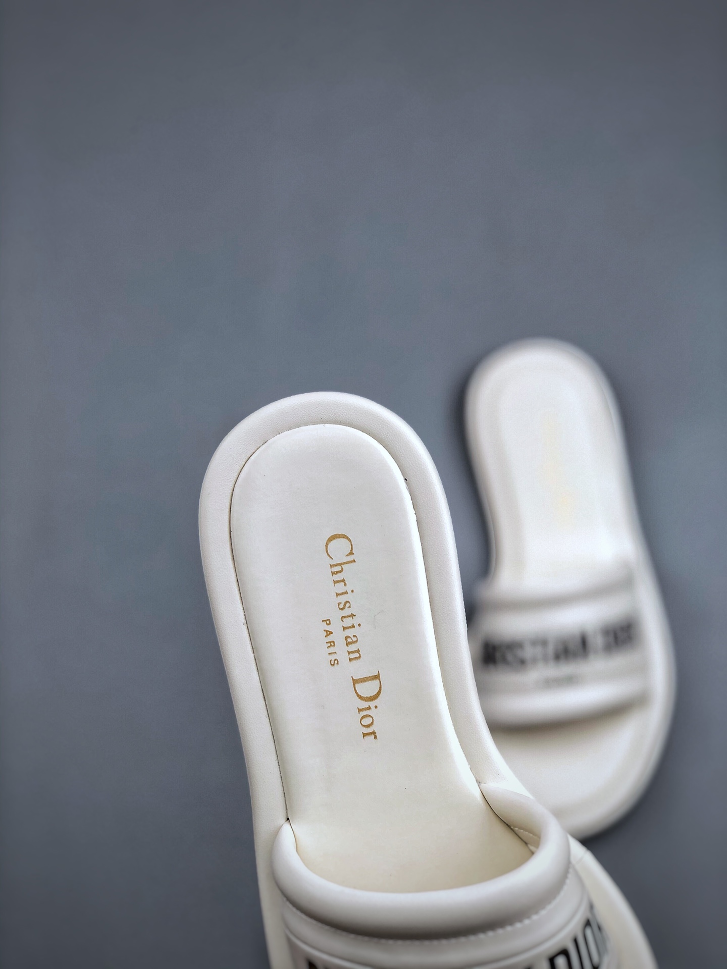 DIOR·2023SS new Every-D series is a goddess bread sandal that will be released for the first time this summer.