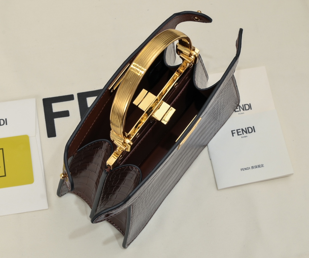 460 Fendi peekaboo 系列 “躲猫猫”  23ss款软皮系列