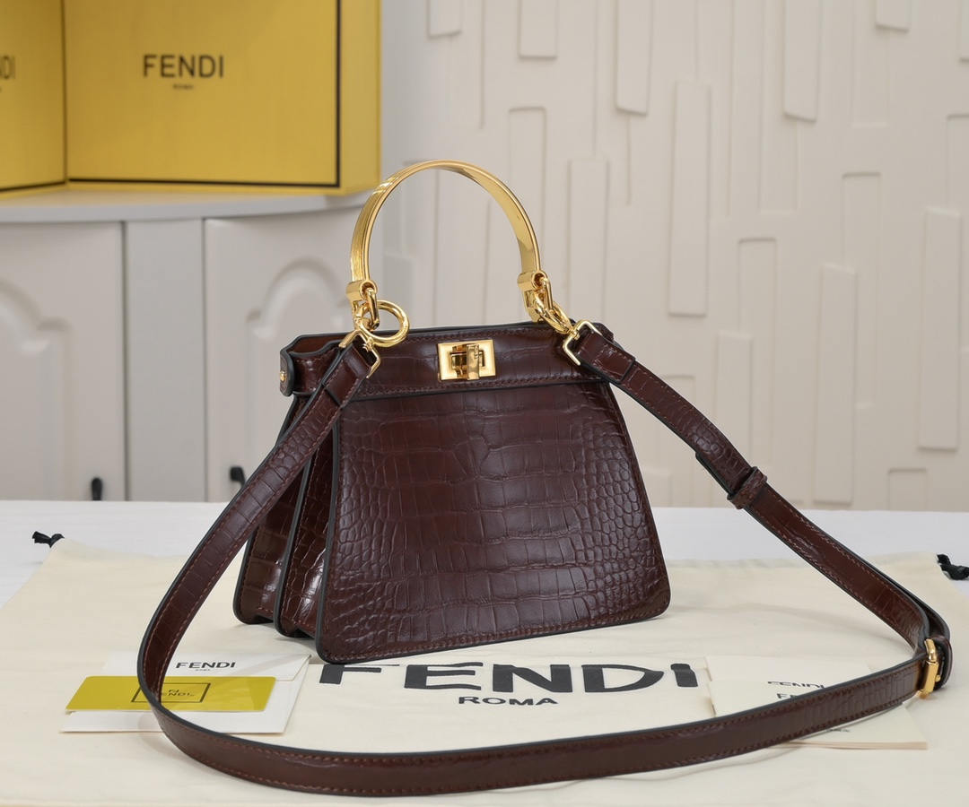 460 Fendi peekaboo 系列 “躲猫猫”  23ss款软皮系列