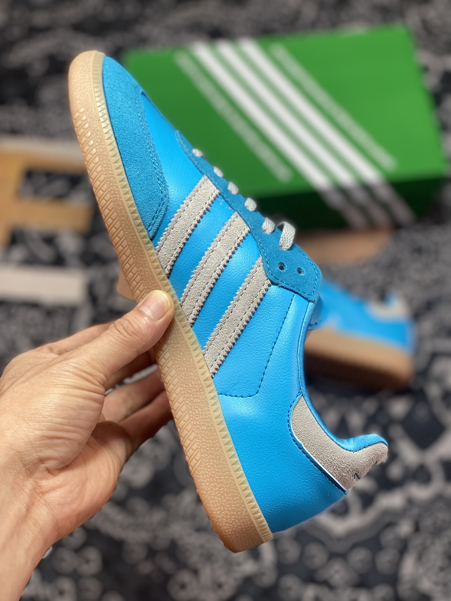 Sporty & Rich x Adidas Originals Samba OG Samba Series Gentlemen's Sneakers ”Sky Blue Gray Raw Gum Sole” IE6975