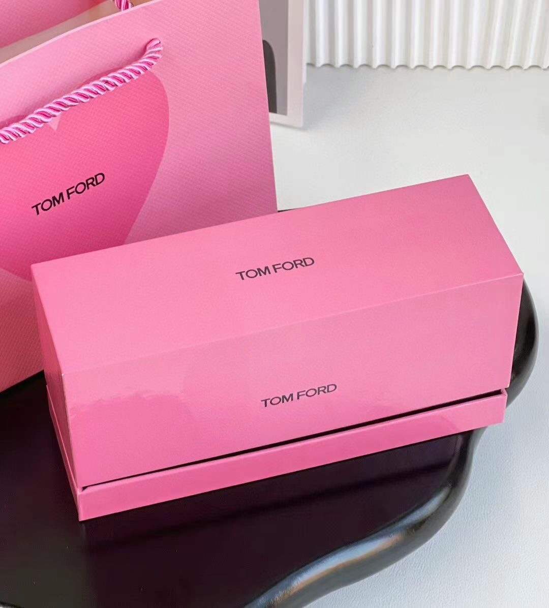 Tom Ford Limited Edition Miniature Pink Fragrance Set - 5 x 12ml 8 i1686715890 1449 6