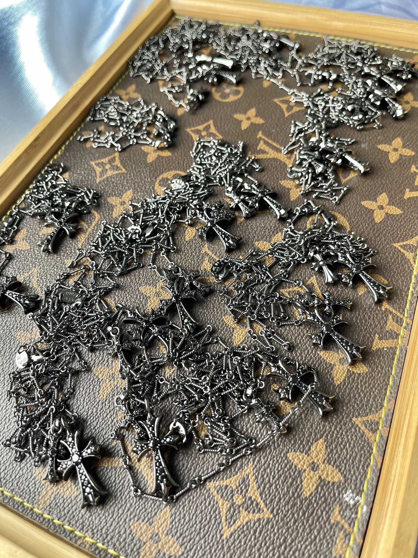 Chrome Hearts 克罗心 电镀黑银双十字架项链