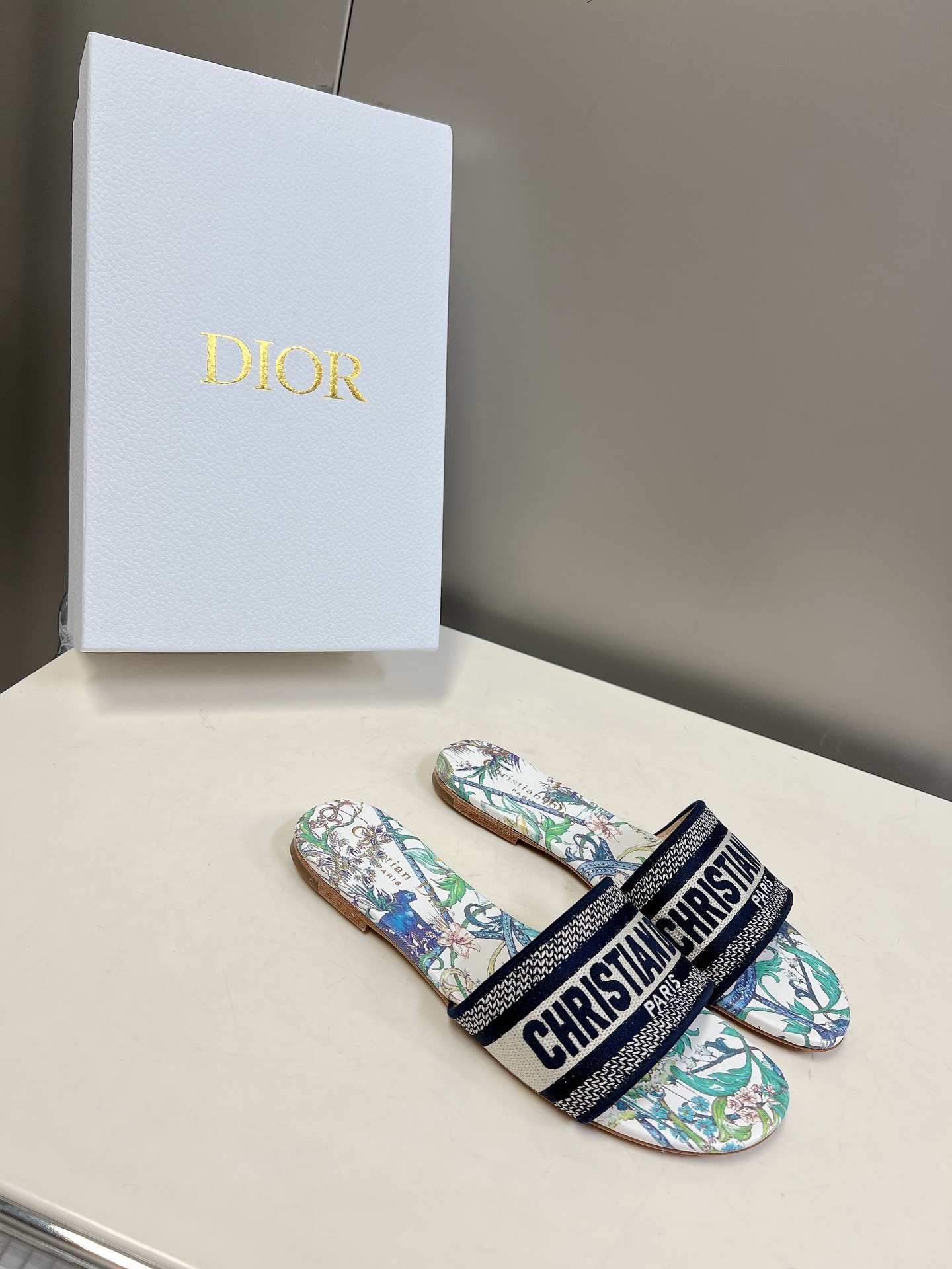 Dior迪奥经典款棉质3D立体刺绣印