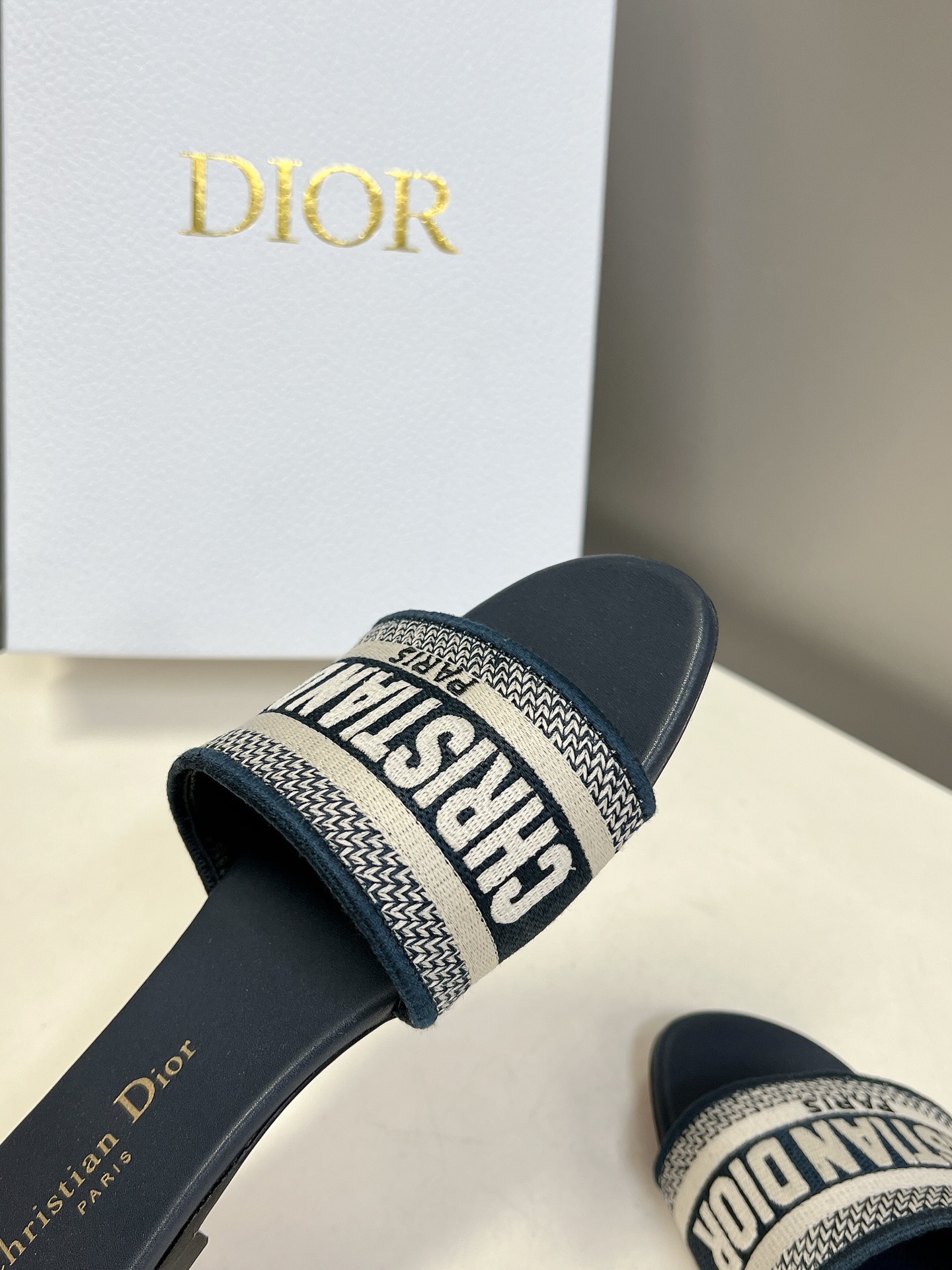 Dior迪奥经典款棉质3D立体刺绣印