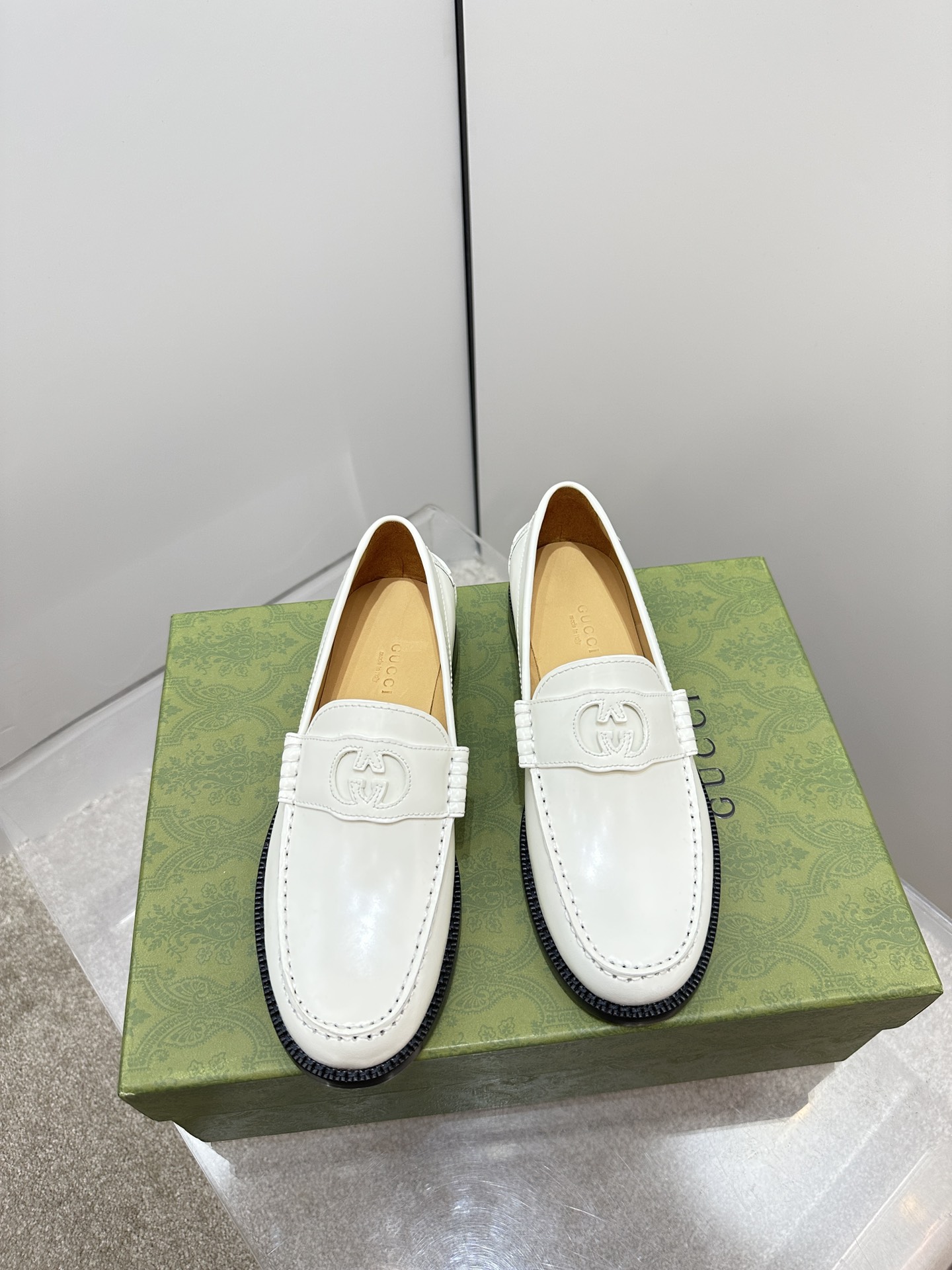 Gucci23ss新款LOGO圆头平