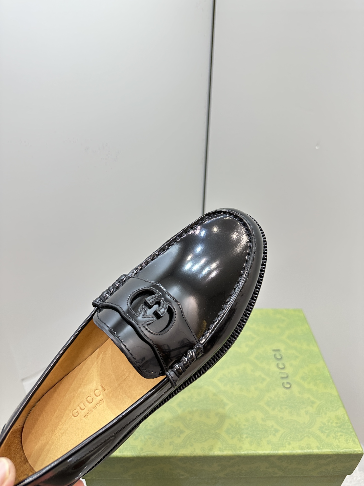 Gucci23ss新款LOGO圆头平