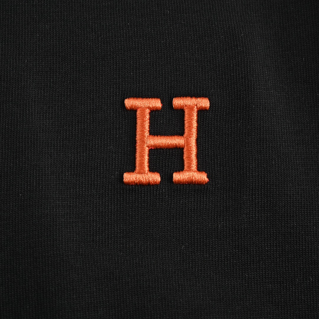 HERMES/爱马仕 经典刺绣橙标短袖 黑色