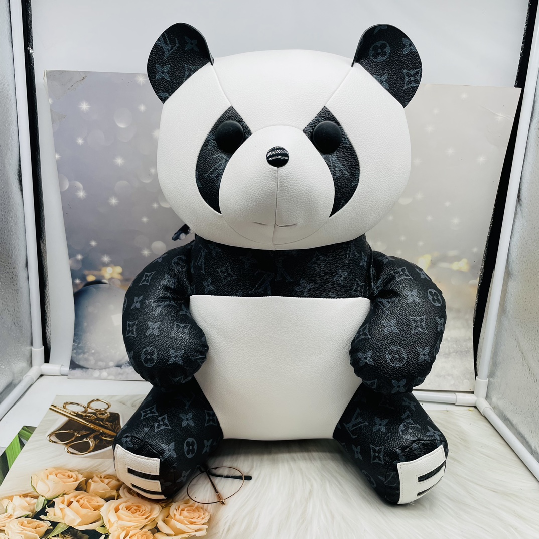 Close up view of the bear doll handbag