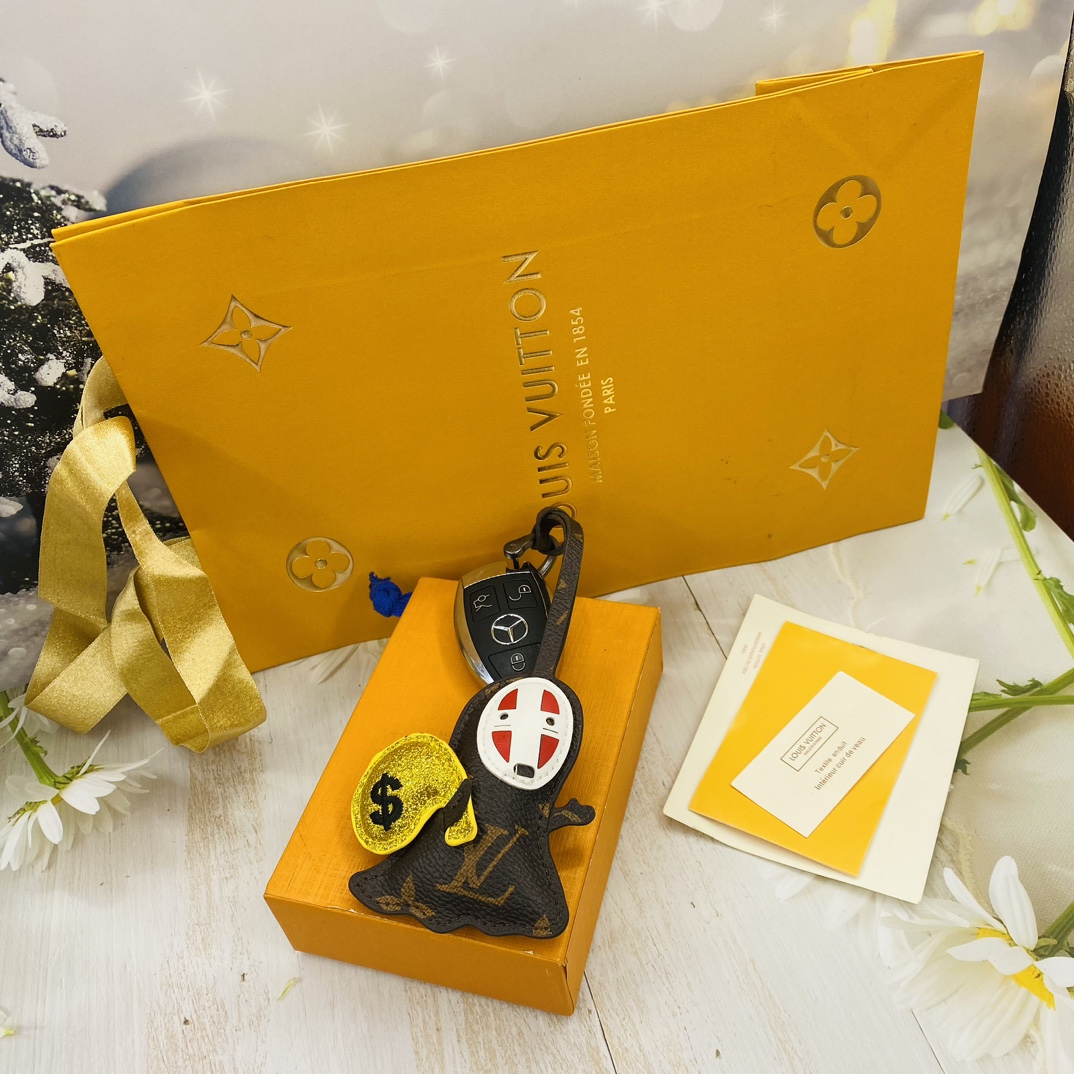 Keychain packaging shot