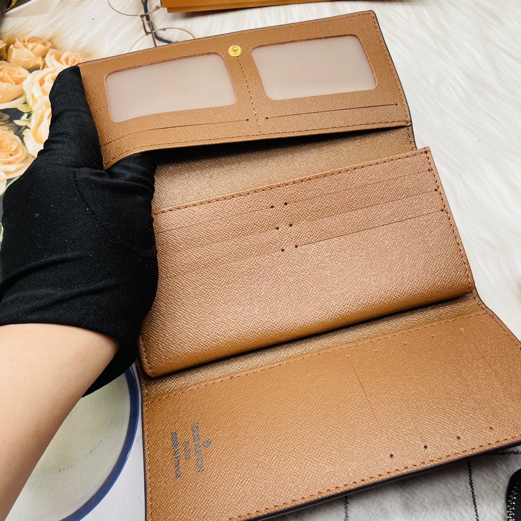 Leather Long Wallet - Gift Packaging Presentation Leather long wallet gift packaging presentation