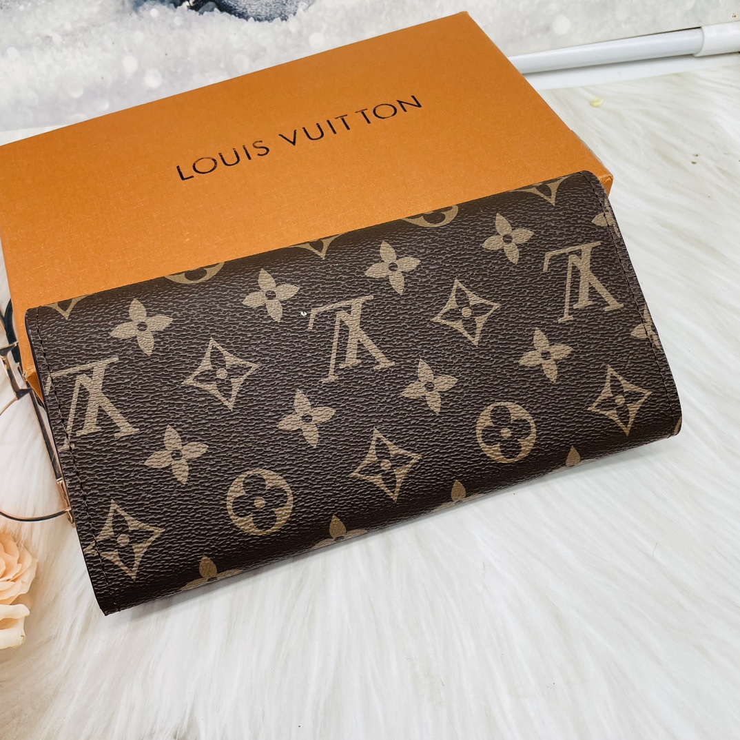 Leather glasses case in a bag
