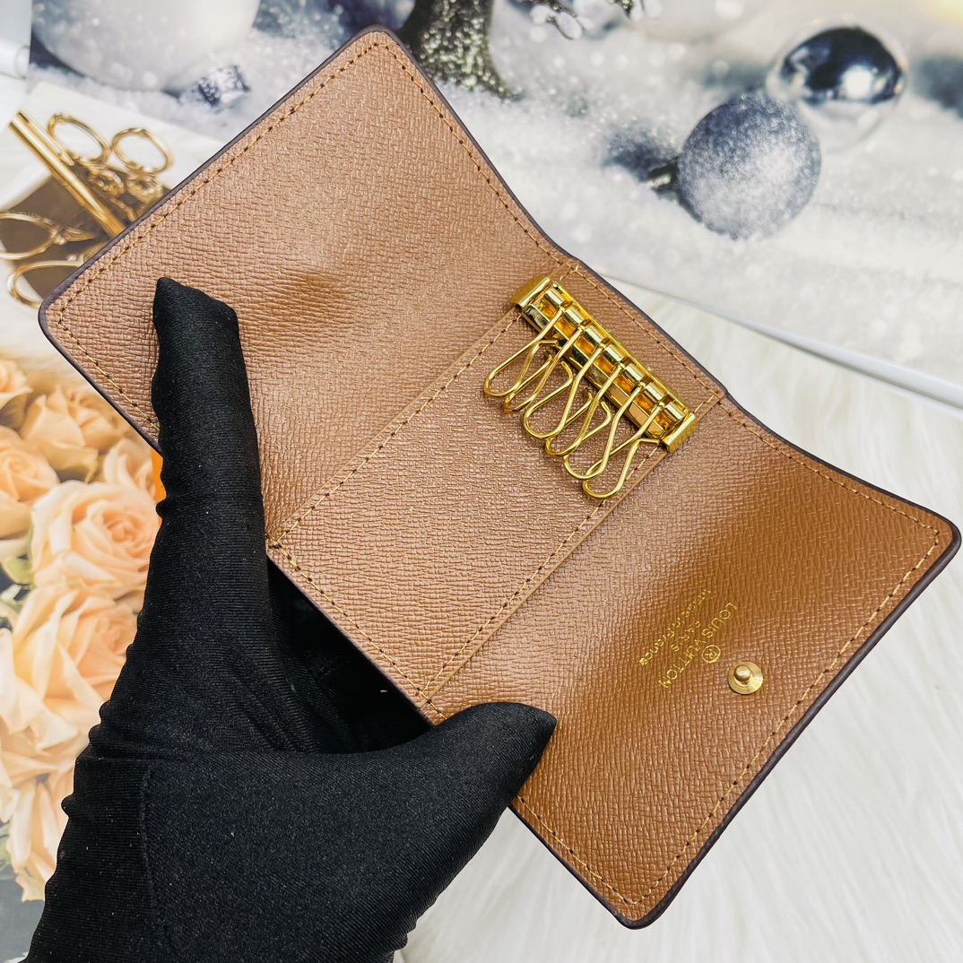 Close-up of the leather glasses case stitching